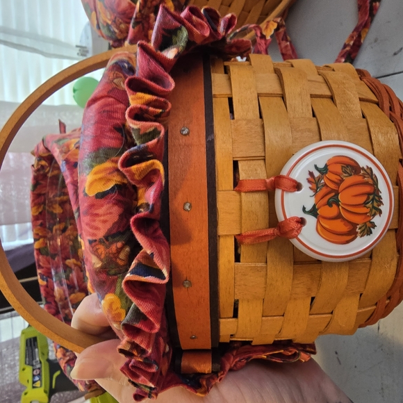 Handcrafted Autumn Basket Set with Floral Accents - Picture 6 of 7